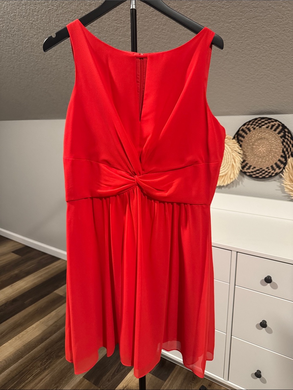 Vince Camuto Red Sleeveless Twist-Front Dress